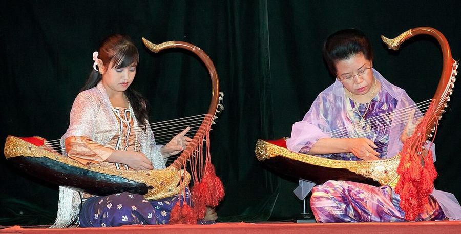 Saung gauk, the Burmese harp